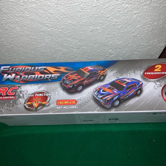 Remote Control Car Set - Picture 10 of 12